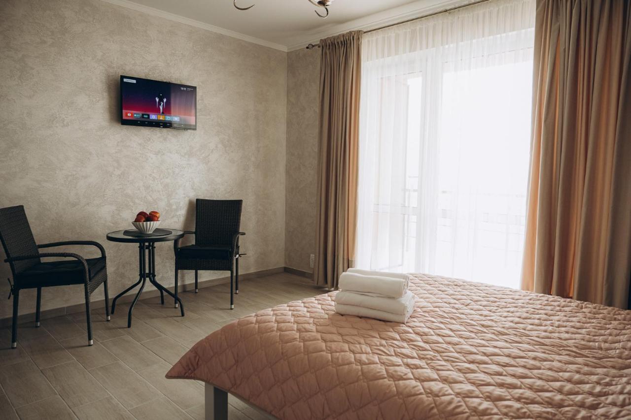 Hotel Три Слона Zatoka Exterior foto