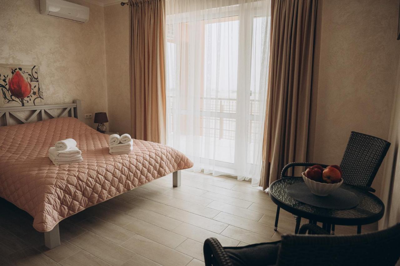 Hotel Три Слона Zatoka Exterior foto