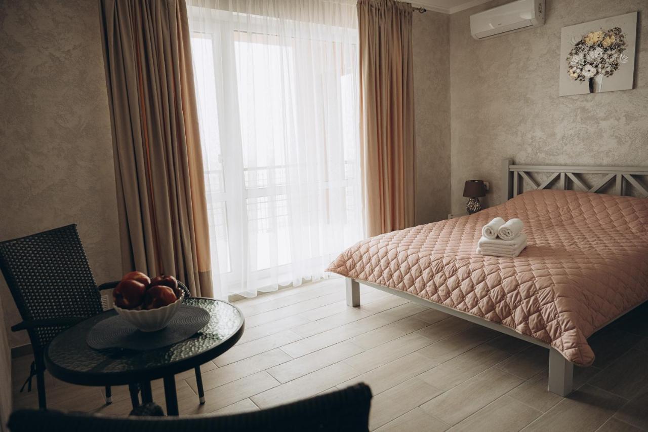 Hotel Три Слона Zatoka Exterior foto